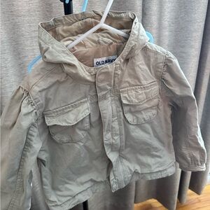 Old Navy Girls size 5T jacket Full zip & snap up. Fully lined Hoodie & pockets